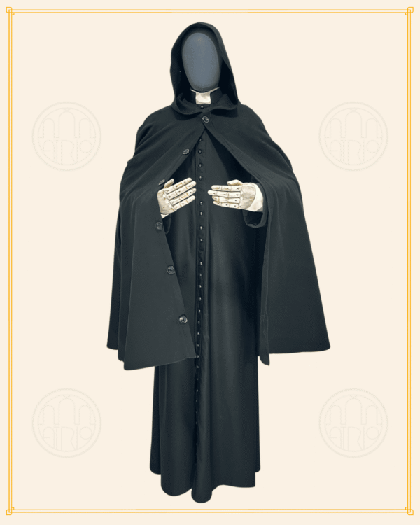 Tabarro preto com capuz - Imagem 2